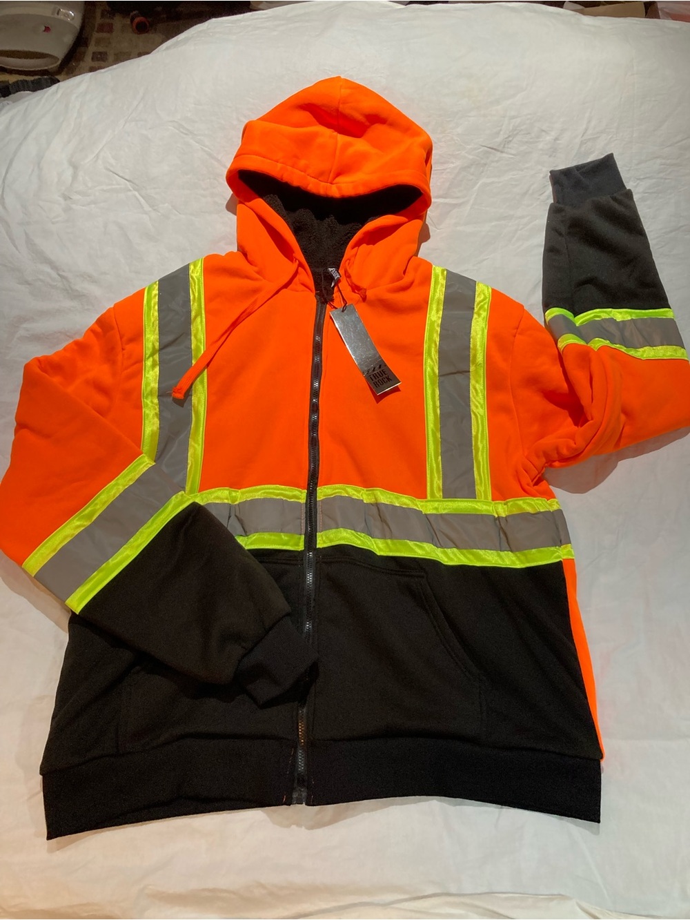 High Vis full zip-up Sherpa lined safety jacket. Men’s size 3X, NWT!